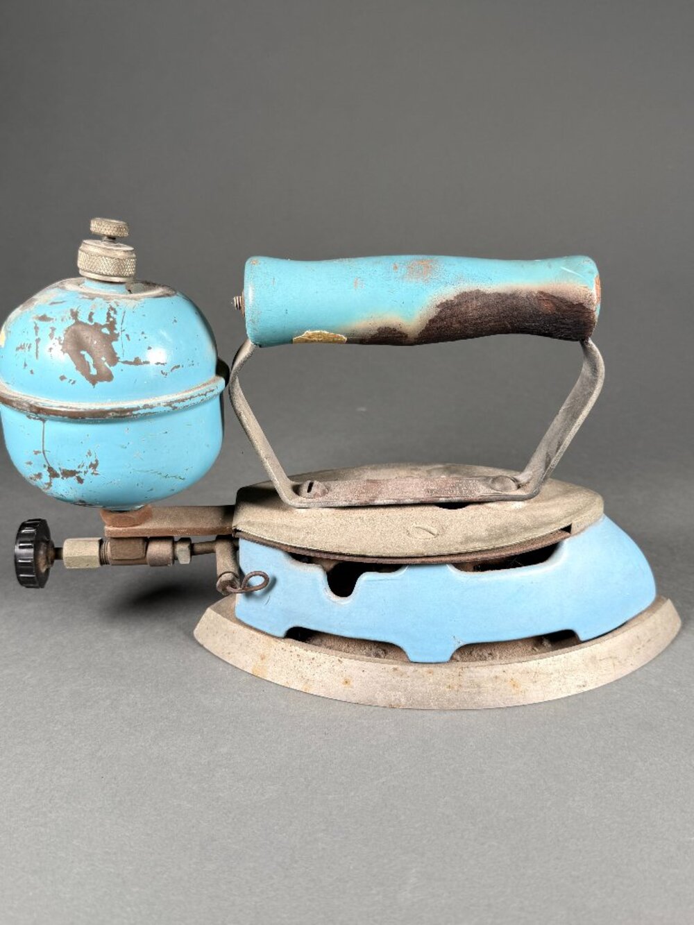 Antique Coleman Instant Lite Model 4A Self Heating Gasoline Flat Iron Blue